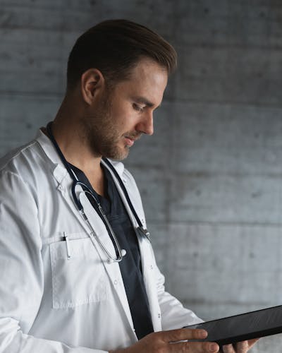 MUDr. Tomáš Dvořák